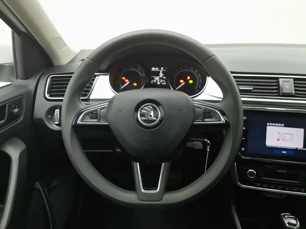 Фото 11 - Škoda Rapid