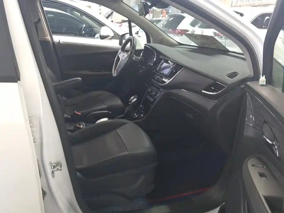 Фото 8 - Buick Encore