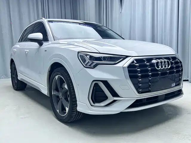 Audi Q3 2022 35 TFSI Fashion Dynamic — фото 3