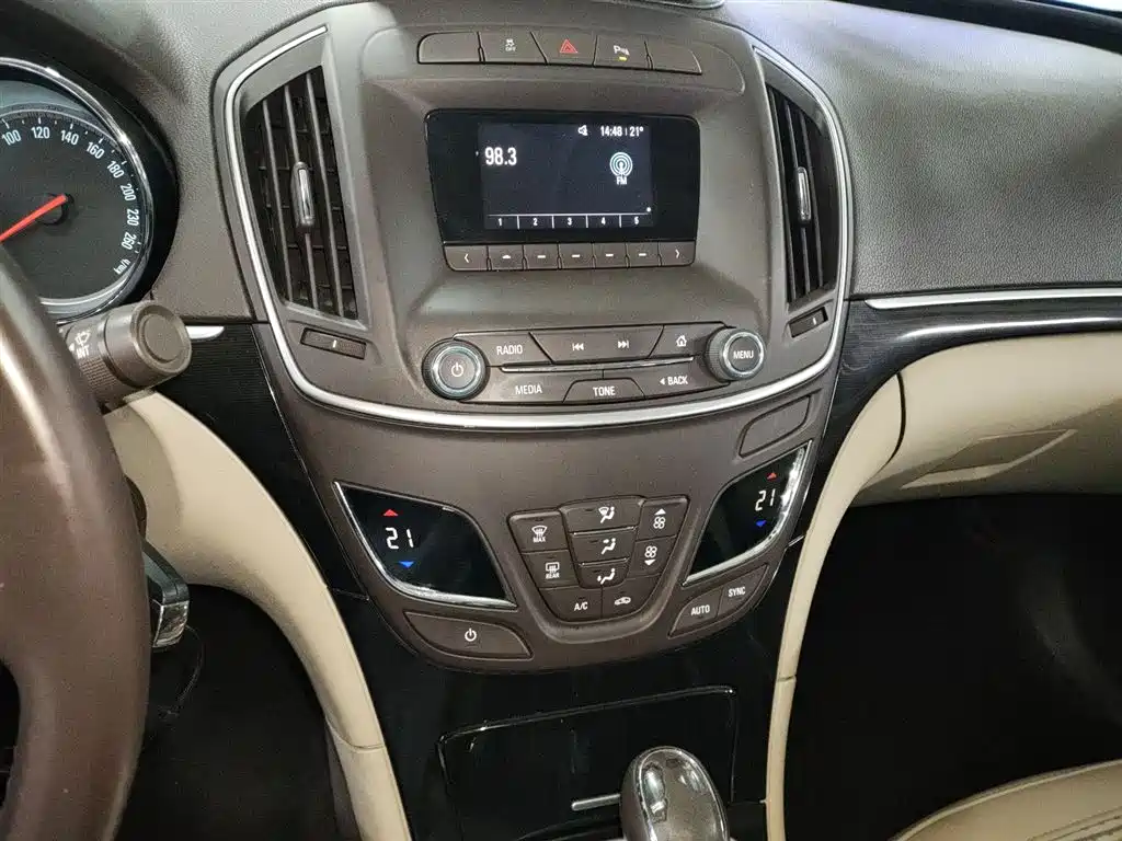 Buick Regal 2015 2.0L Leading Fashion Model фото 10