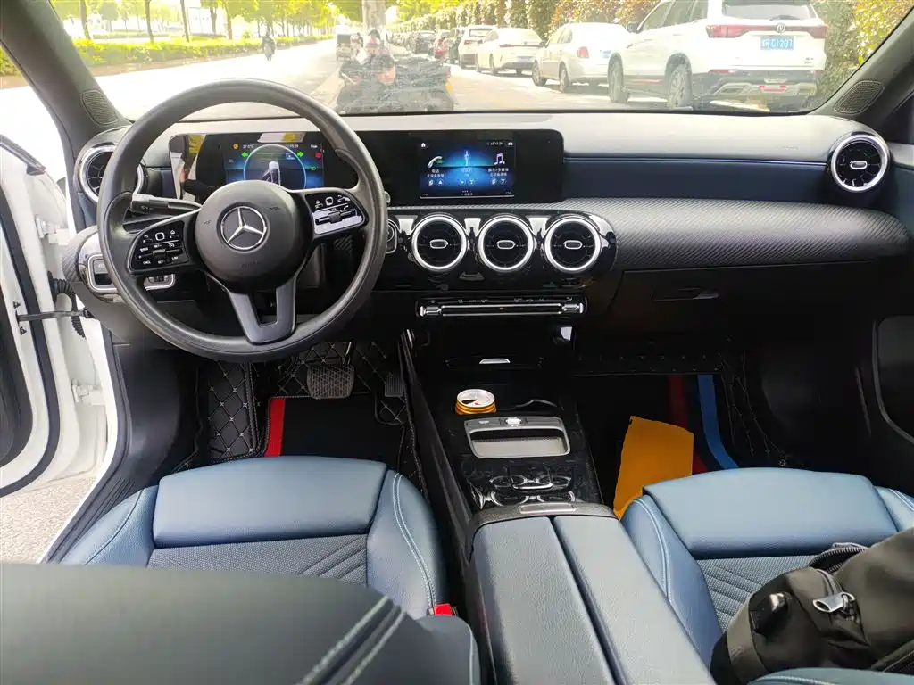 Mercedes-Benz A-Class 2021 A 180 L фото 10