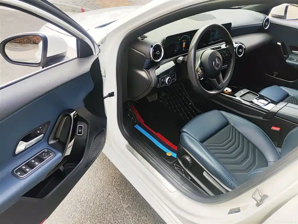 Mercedes-Benz A-Class 2021 A 180 L фото 16