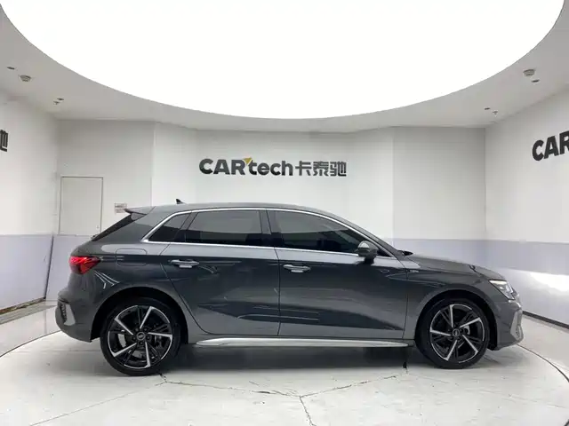 Audi A3 2024 Model Sportback 35 TFSI Fashion Sport — фото 4