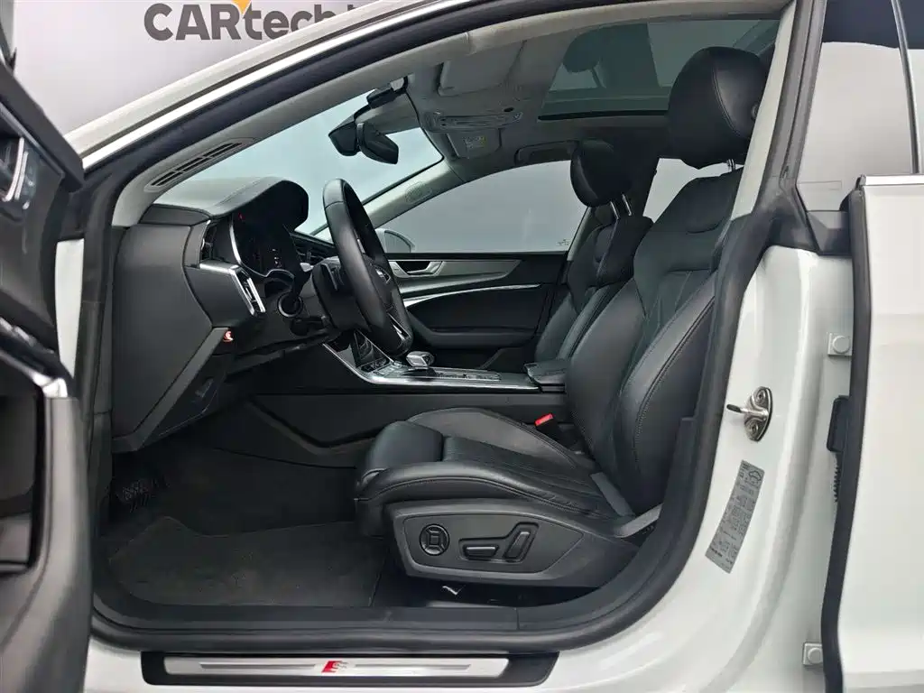 Audi A7 2023 Model 45 TFSI Premium Selection Edition фото 11