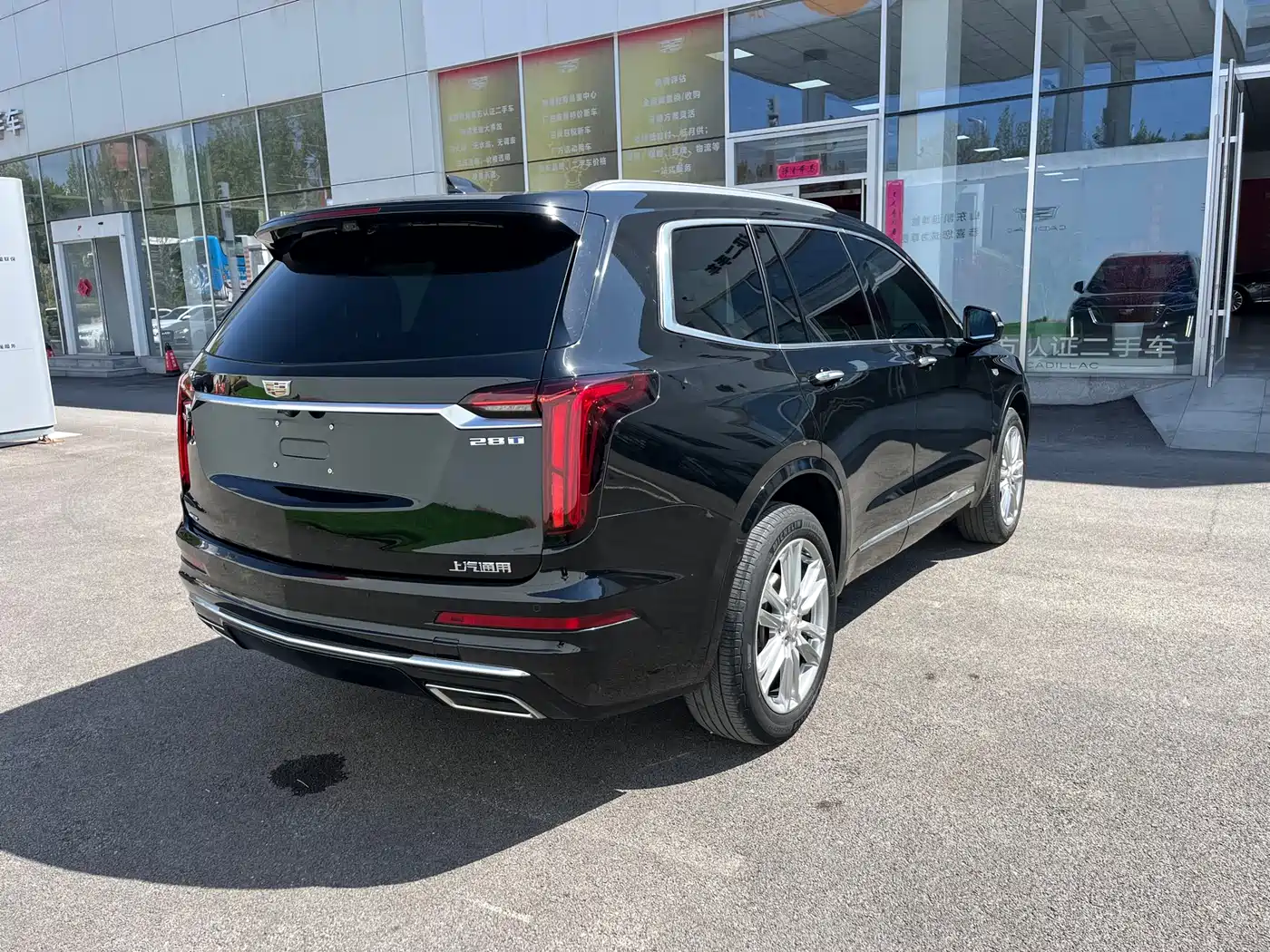 CADILLAC XT6