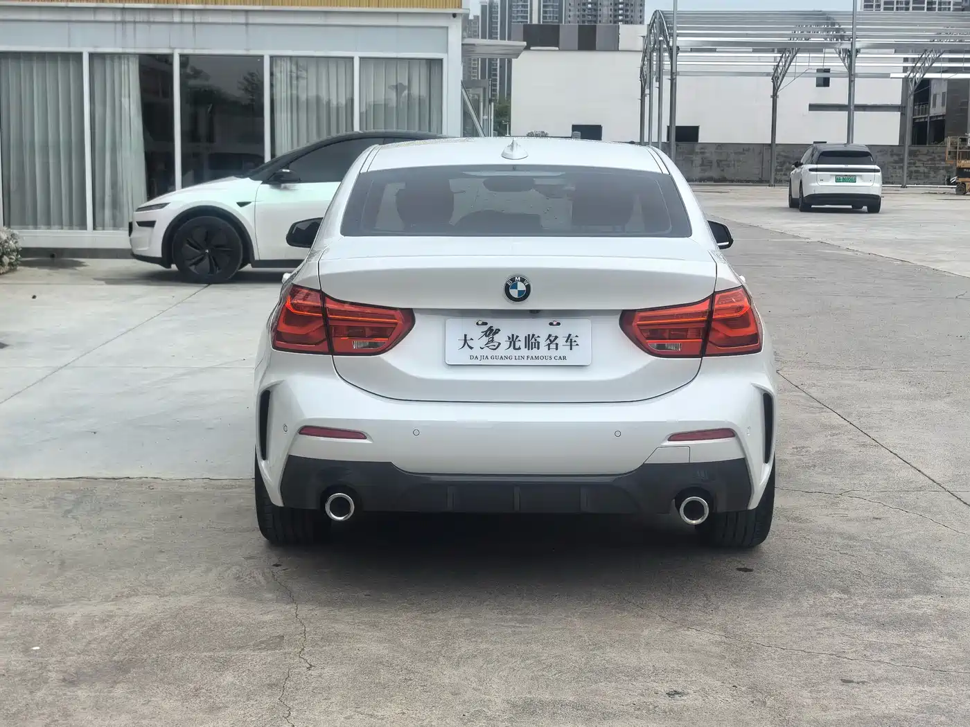 BMW 1 Series 2023 120i M Sport фото 8