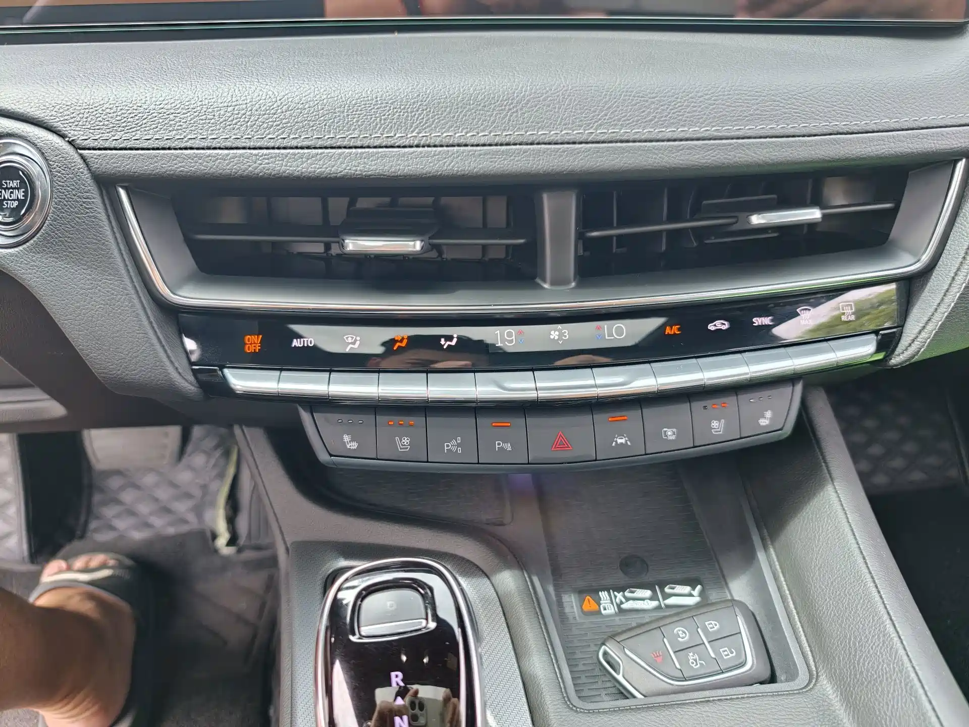 Фото 28 - Cadillac CT5