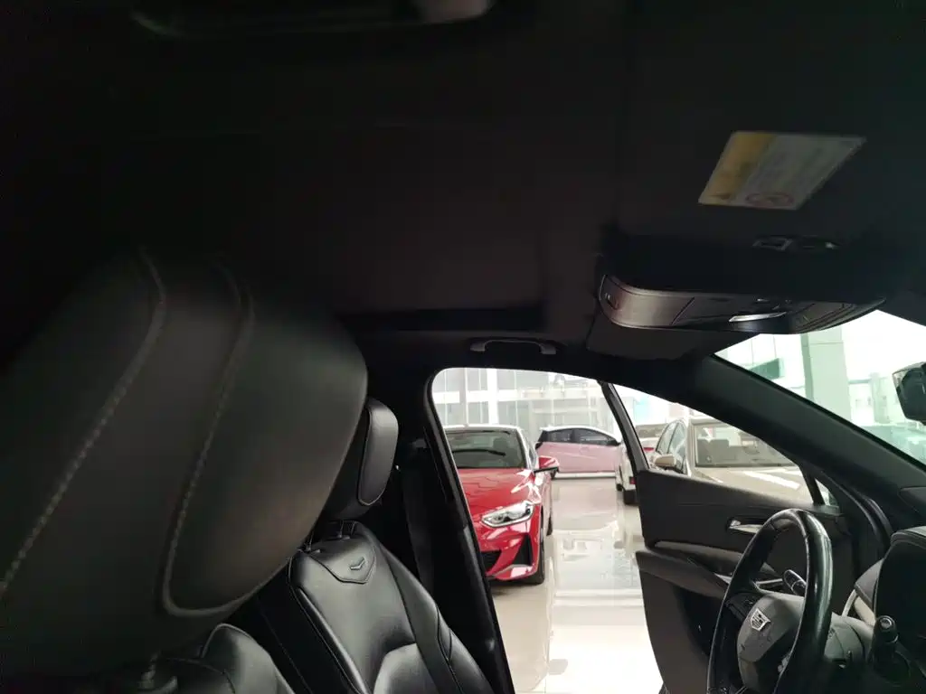 Cadillac XT4 2018 28T FWD Leading Edition фото 18