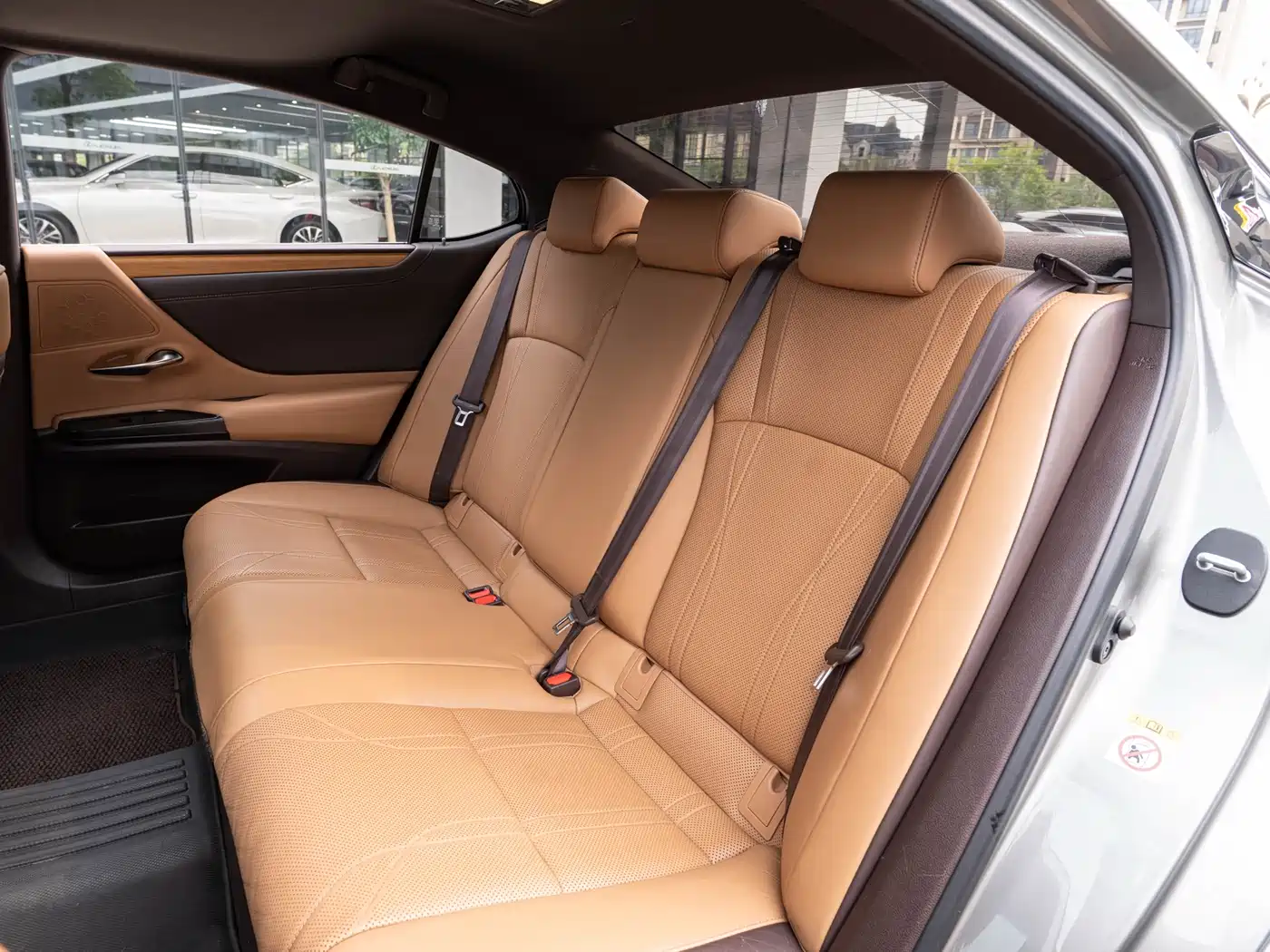 Lexus ES 2018 300h Premium Edition China V фото 12
