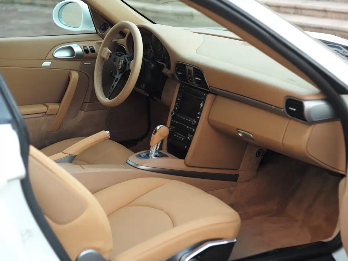 Porsche 911 2010 Carrera 3.6L фото 23