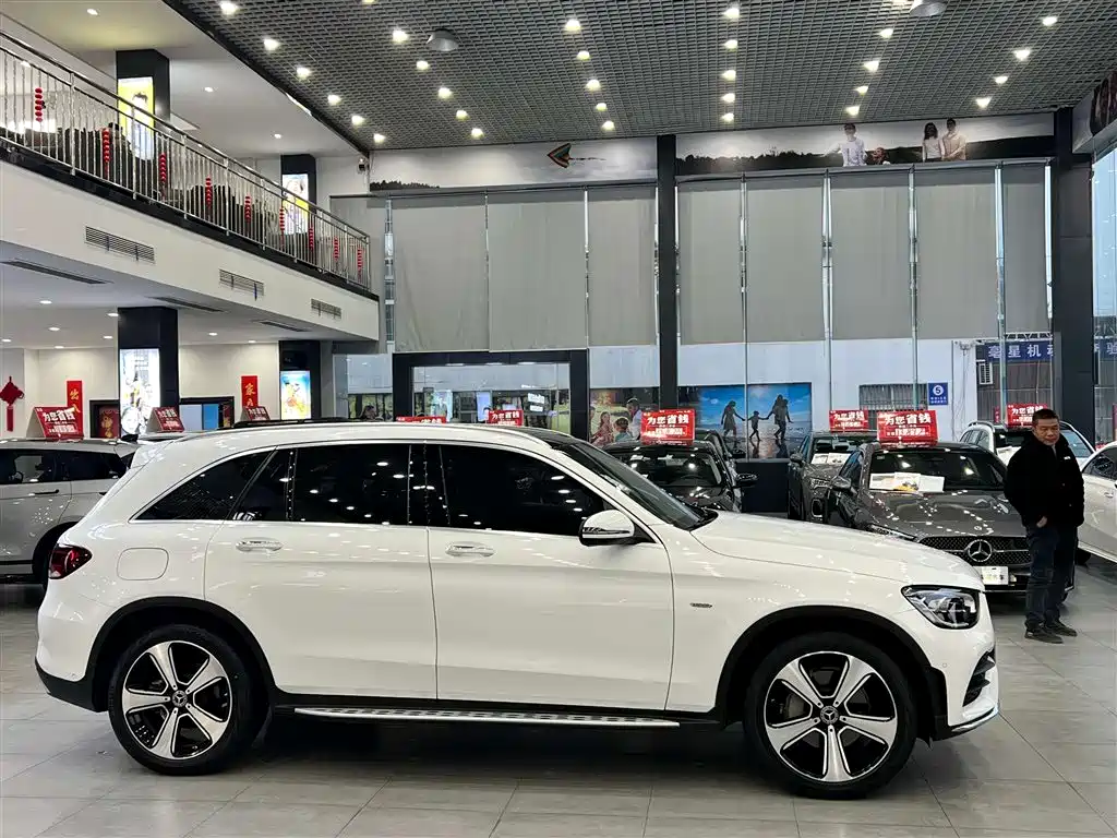 Mercedes-Benz GLC 2022 Facelift GLC 300 L 4MATIC Dynamic Collector's Edition фото 4