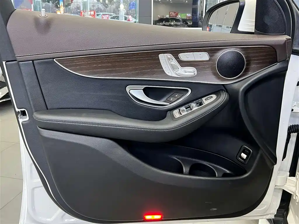 Mercedes-Benz GLC 2022 Facelift GLC 300 L 4MATIC Dynamic Collector's Edition фото 19