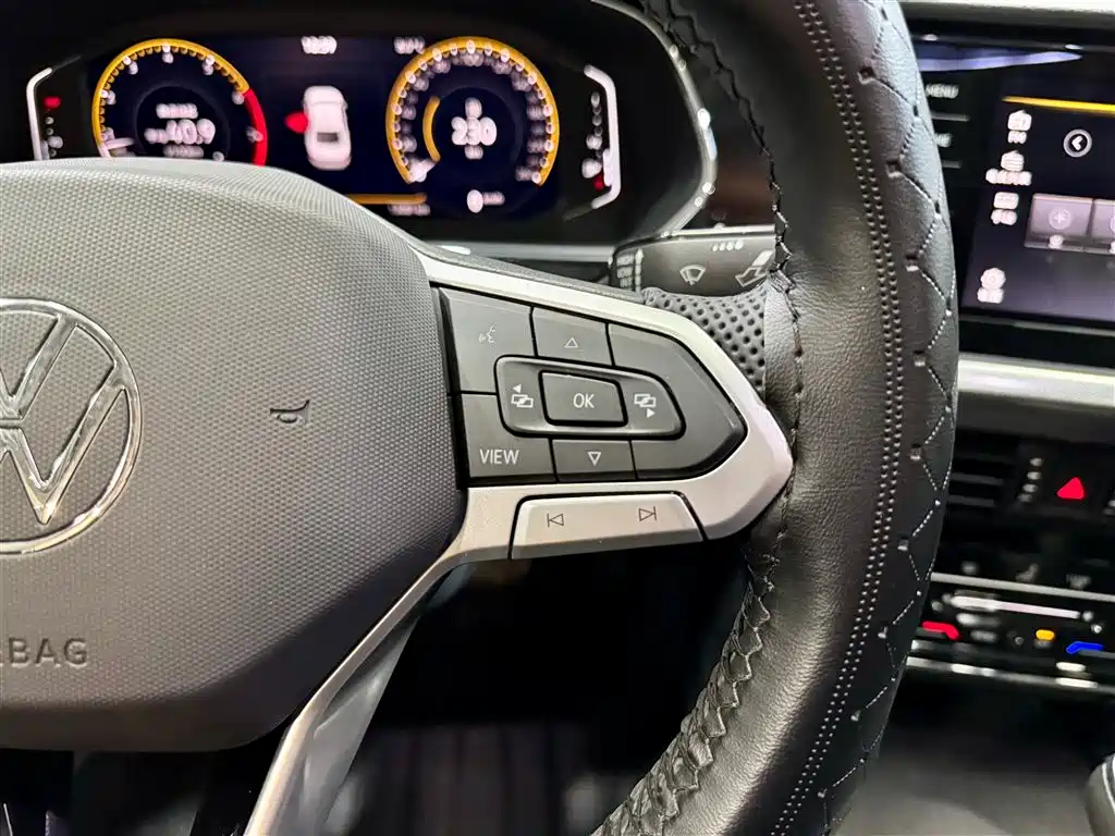 Volkswagen Passat 2025 Outstanding 330TSI Elite Edition фото 16
