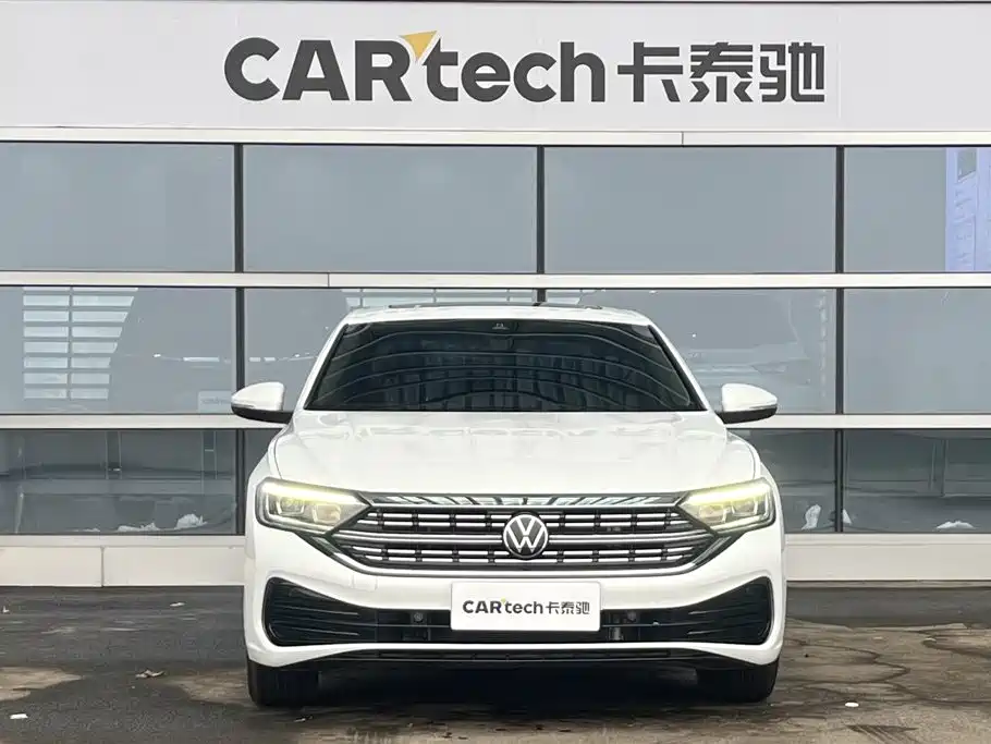 Volkswagen Sagitar 2023 300TSI DSG Surpassing Edition фото 2