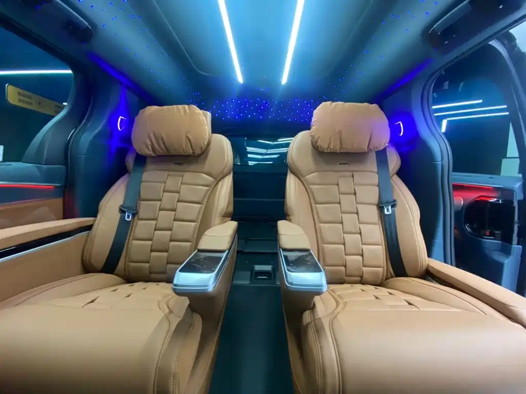 Toyota Granvia 2024 2.5L Hybrid Comfort фото 28