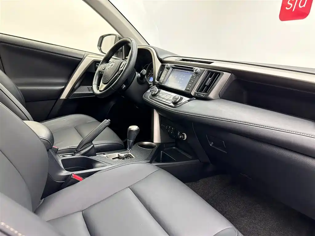 Toyota RAV4 Rongfang 2015 2.5L Automatic 4WD Elite Edition фото 16