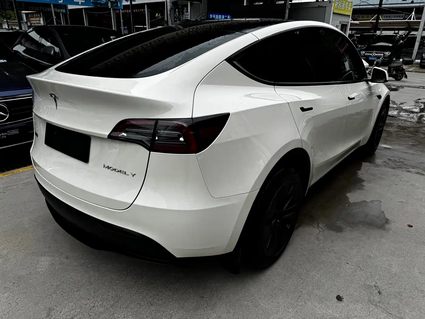 TESLA MODEL Y
