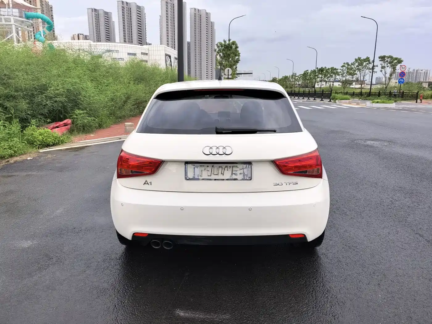 Audi A1 2015 2014 30 TFSI Sportback Fashion