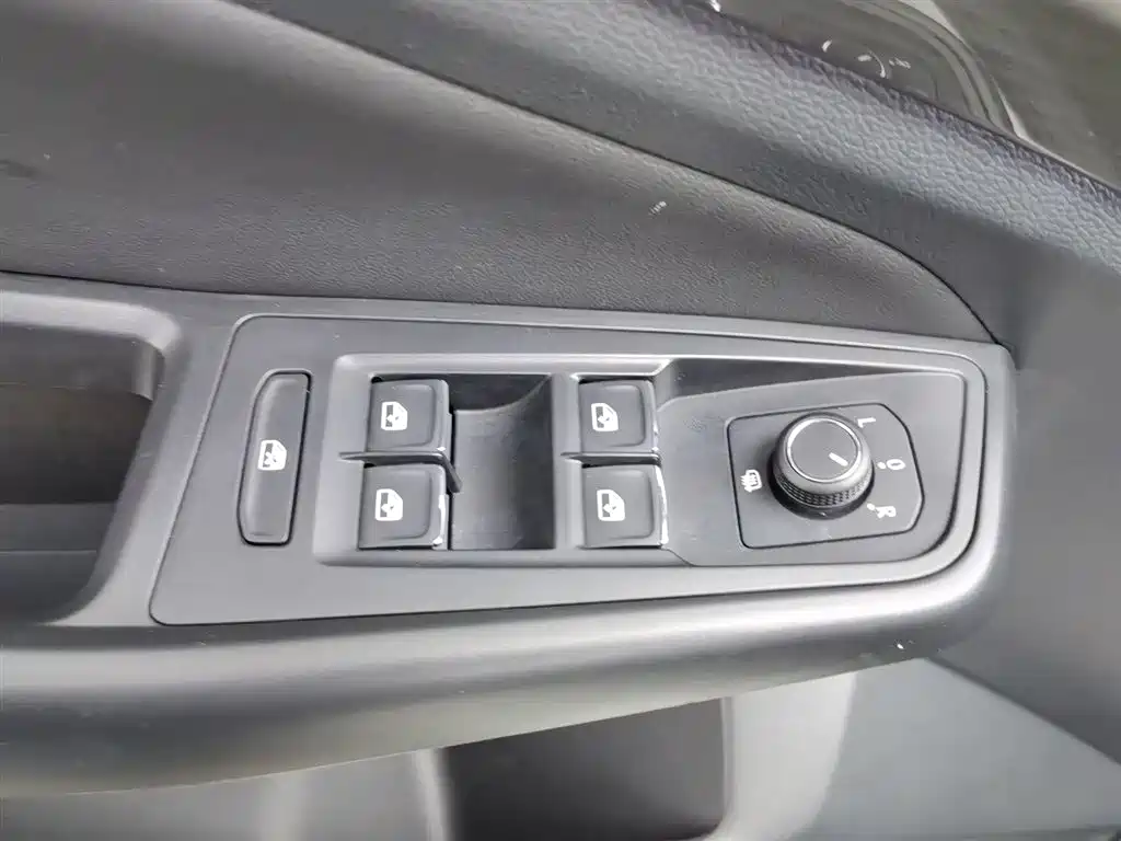 Volkswagen Bora 2019 Facelift 280TSI DSG Luxury China VI фото 9