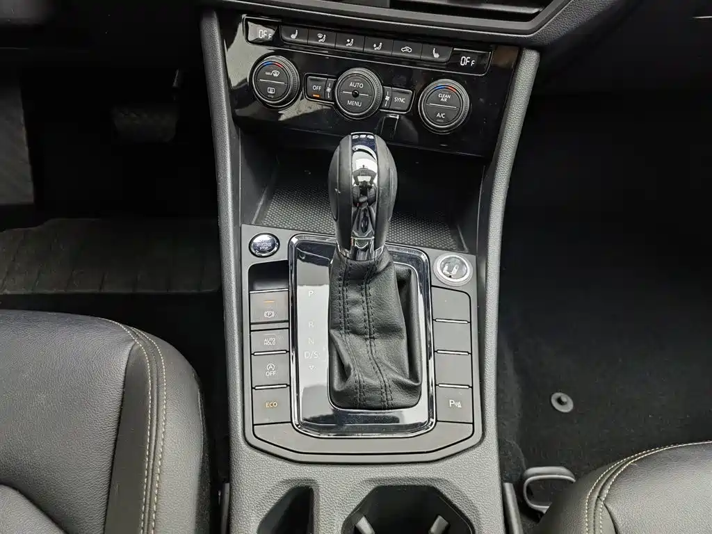 Volkswagen Bora 2019 Facelift 280TSI DSG Luxury China VI фото 13