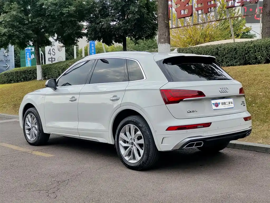 Audi Q5L 2022 40T Luxury Dynamic фото 4