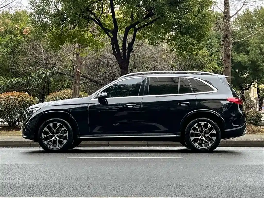 Mercedes-Benz GLC 2025 2023 GLC 260 L 4MATIC Sport 5-seater