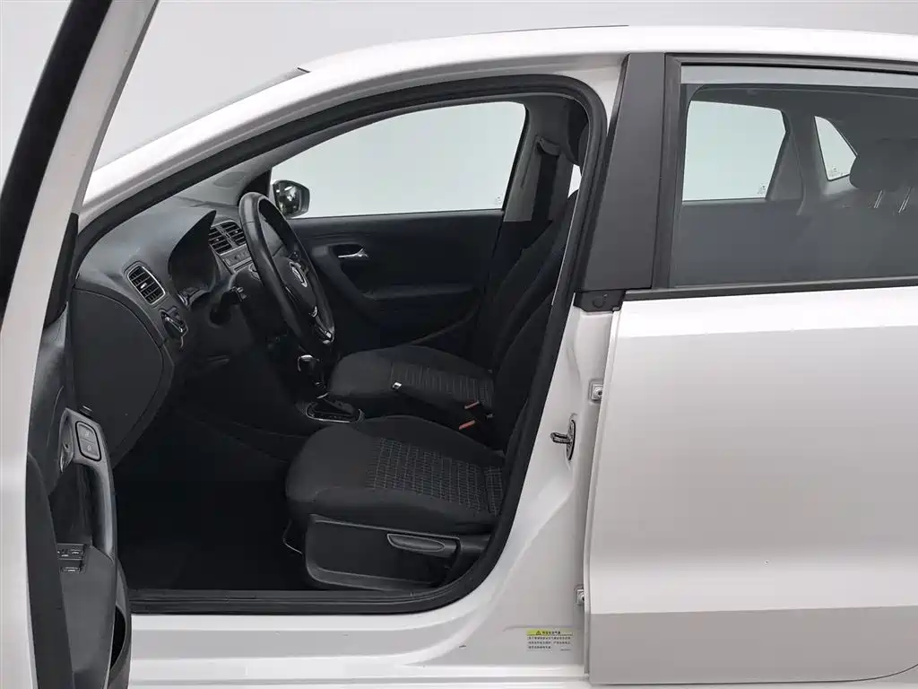 Volkswagen Polo 2018 1.5L Auto Comfort фото 10