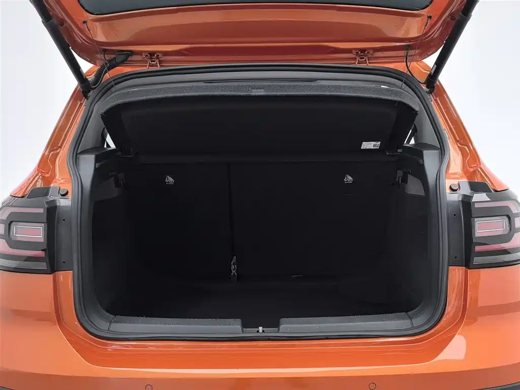 Volkswagen Tanying 2021 1.5L Automatic Smart Connect Edition фото 16