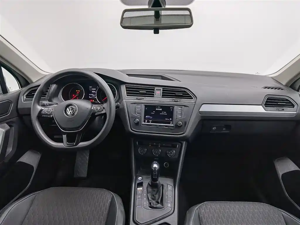 Volkswagen Tiguan L 2018 330TSI Automatic 2WD Trend Edition фото 5