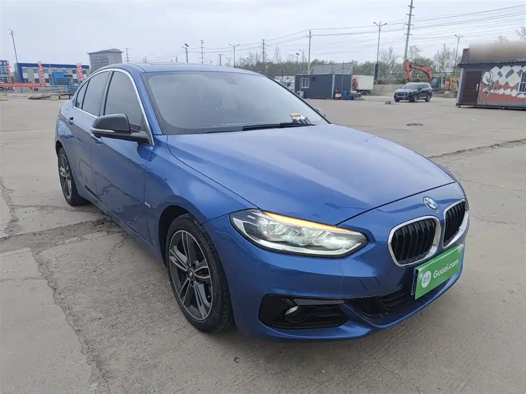 BMW 1 Series 2017 118i Sport фото 22