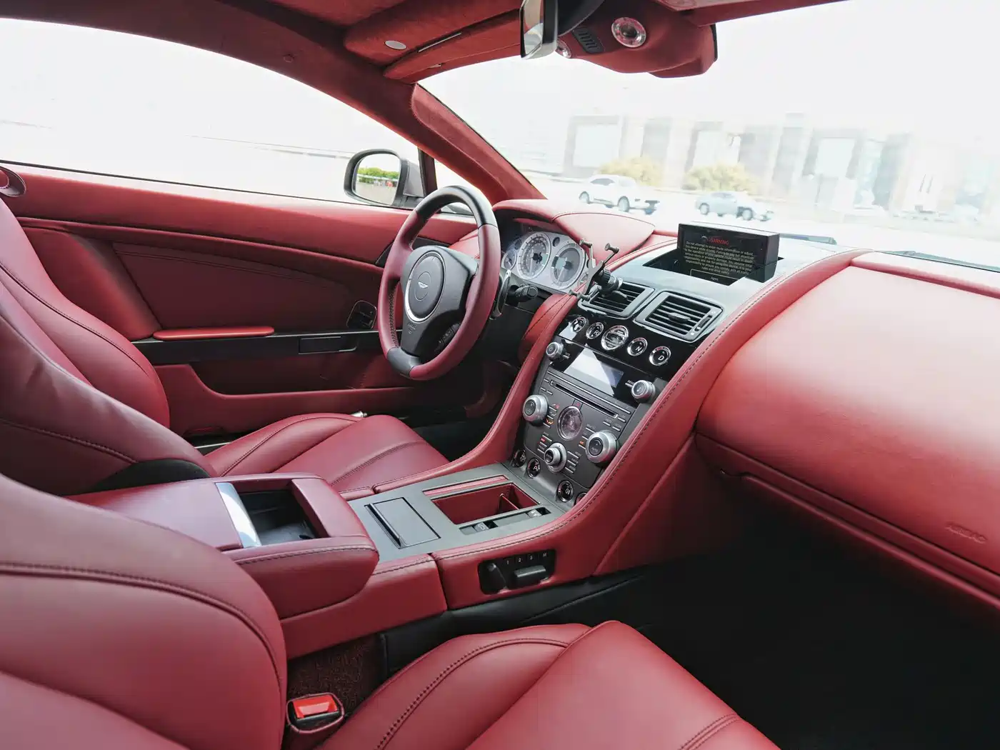 Aston Martin V8 Vantage 2015 4.7L Coupe фото 6