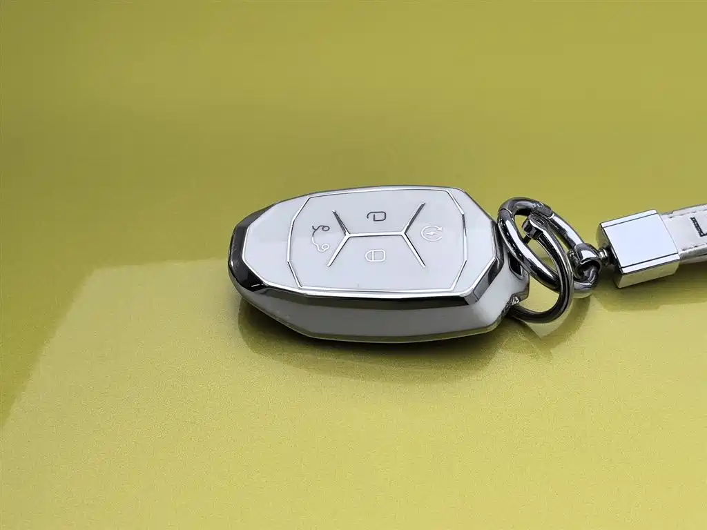 Lynk & Co 03 2021 03+ 2.0TD Auto Wind Rider Edition фото 19