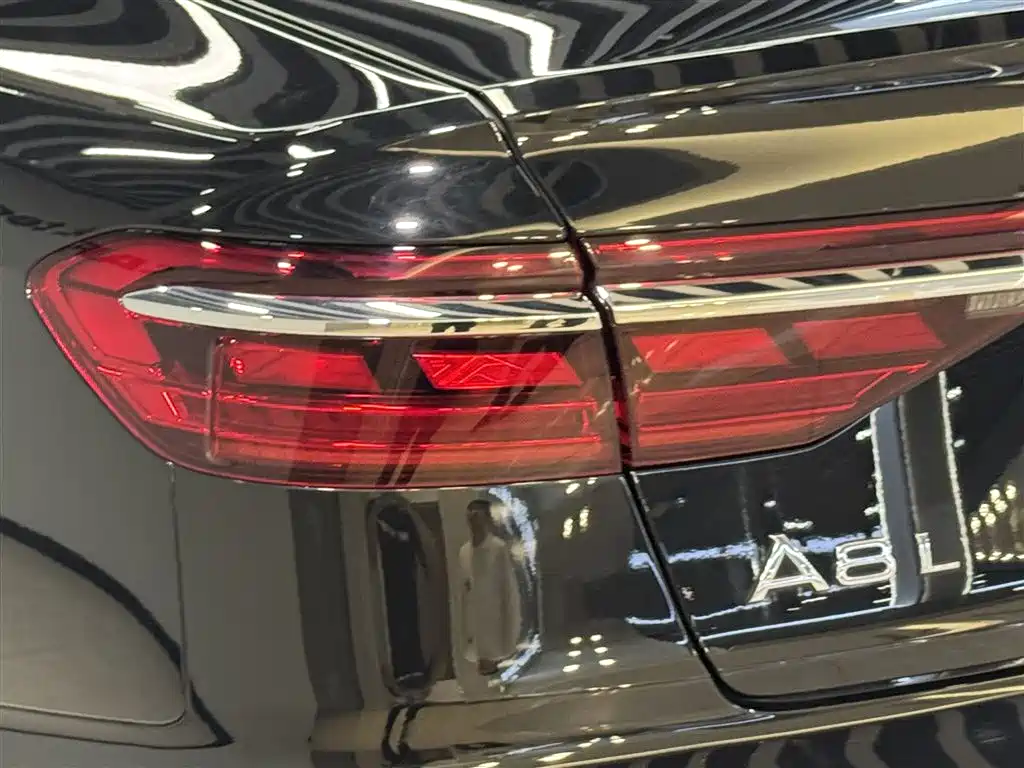 Audi A8 2023 A8L 50 TFSI quattro Exclusive фото 9