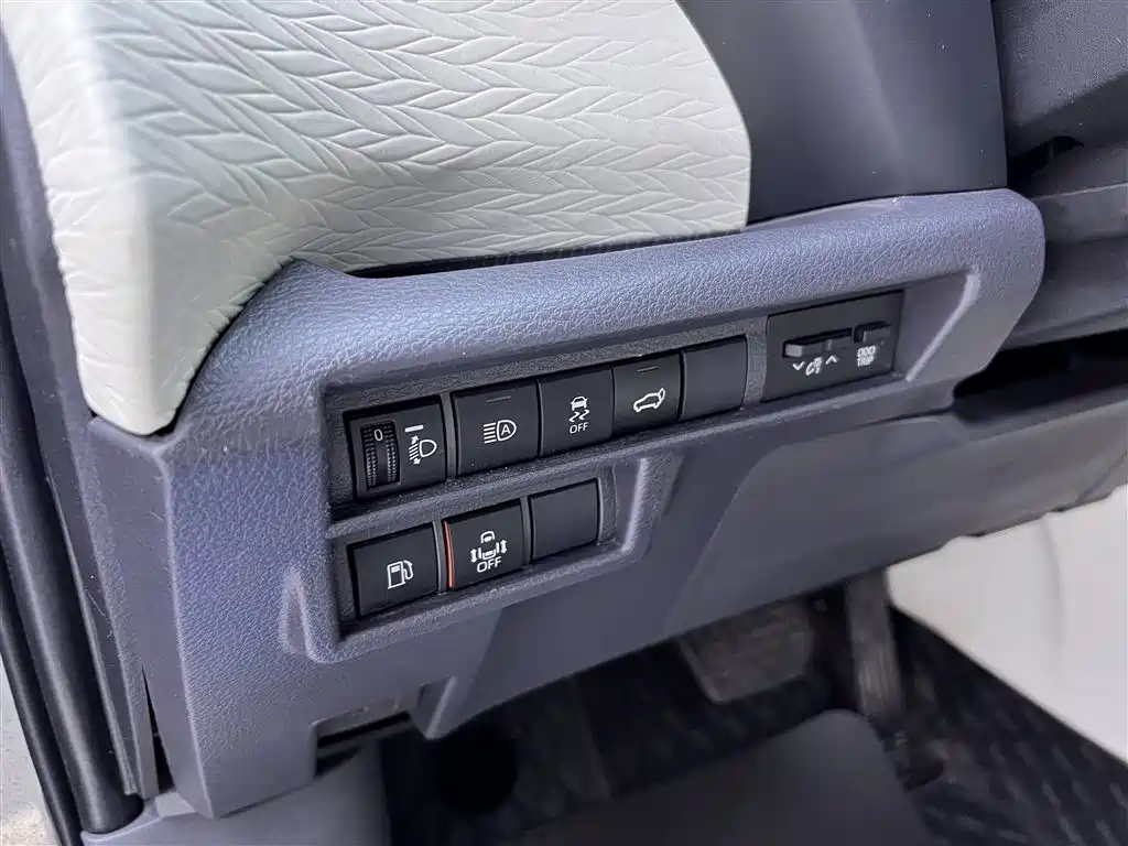 Toyota Sienna 2024 2.5L Hybrid Comfort Edition фото 29