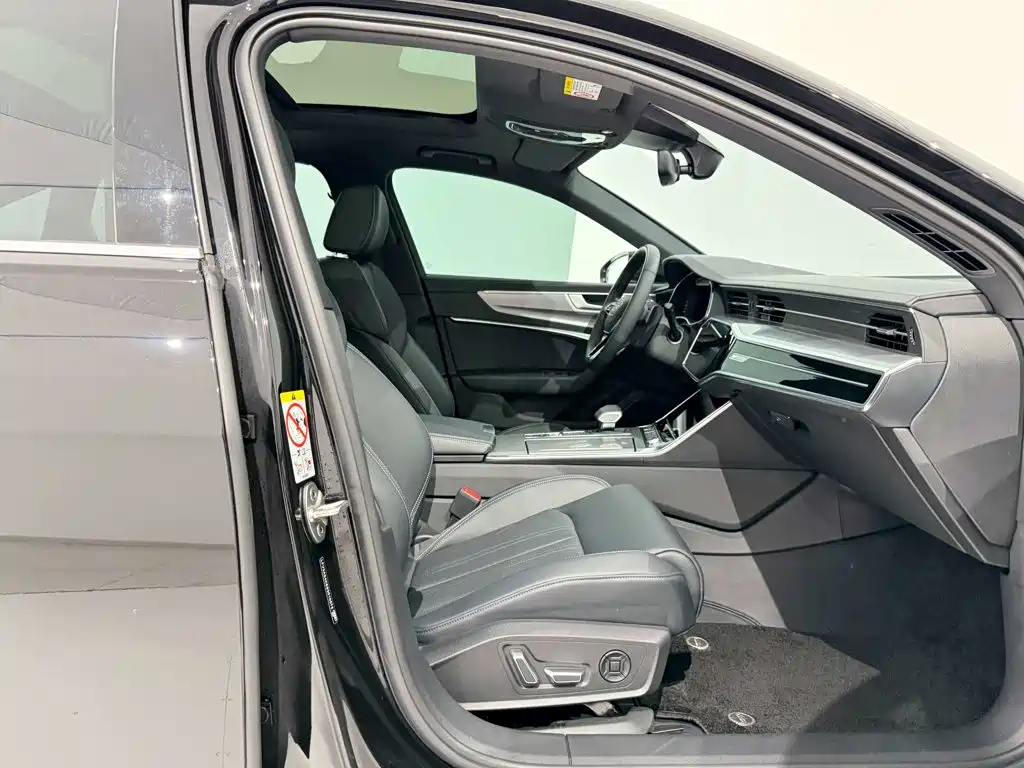 Фото 7 - Audi A6L