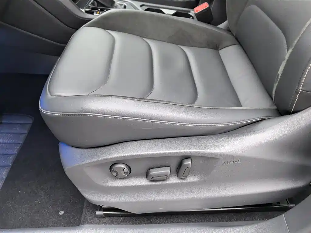 Volkswagen Tiguan L 2021 330TSI Automatic 2WD R-Line Premium фото 20