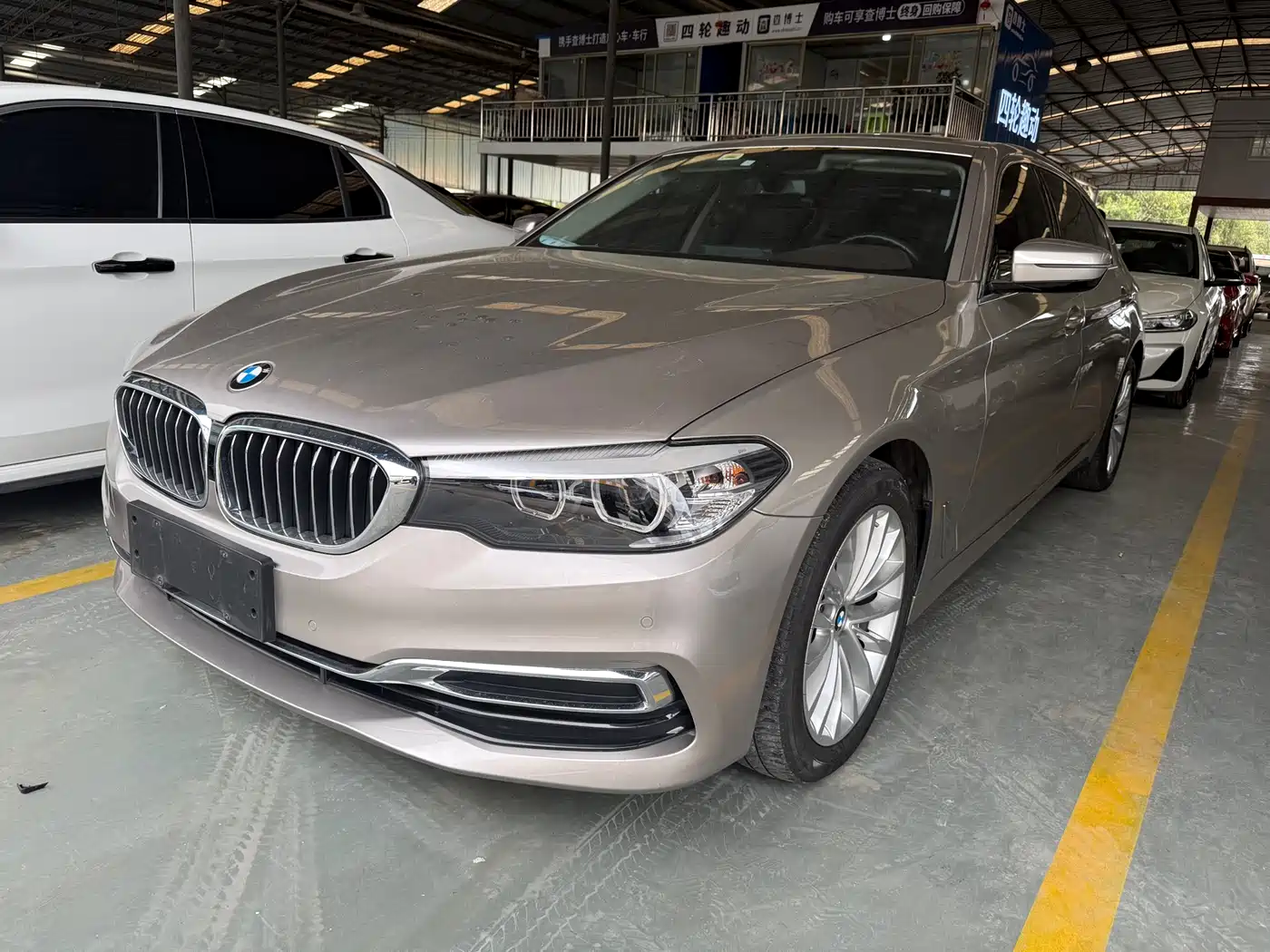 BMW 5 Series 2020 525Li Luxury Package
