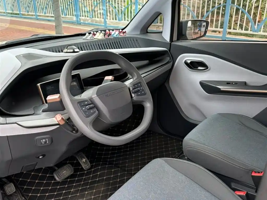 BAOJUN E200