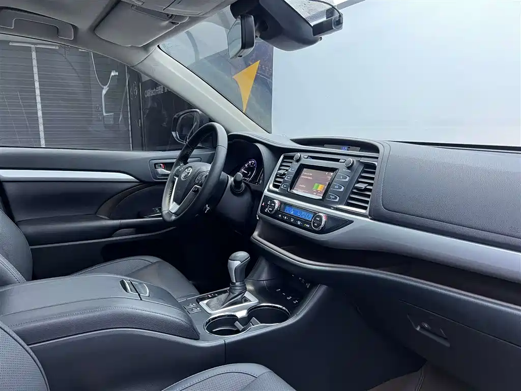 Toyota Highlander 2020 2.0T 4WD Millionth Anniversary Edition 7-Seater фото 18