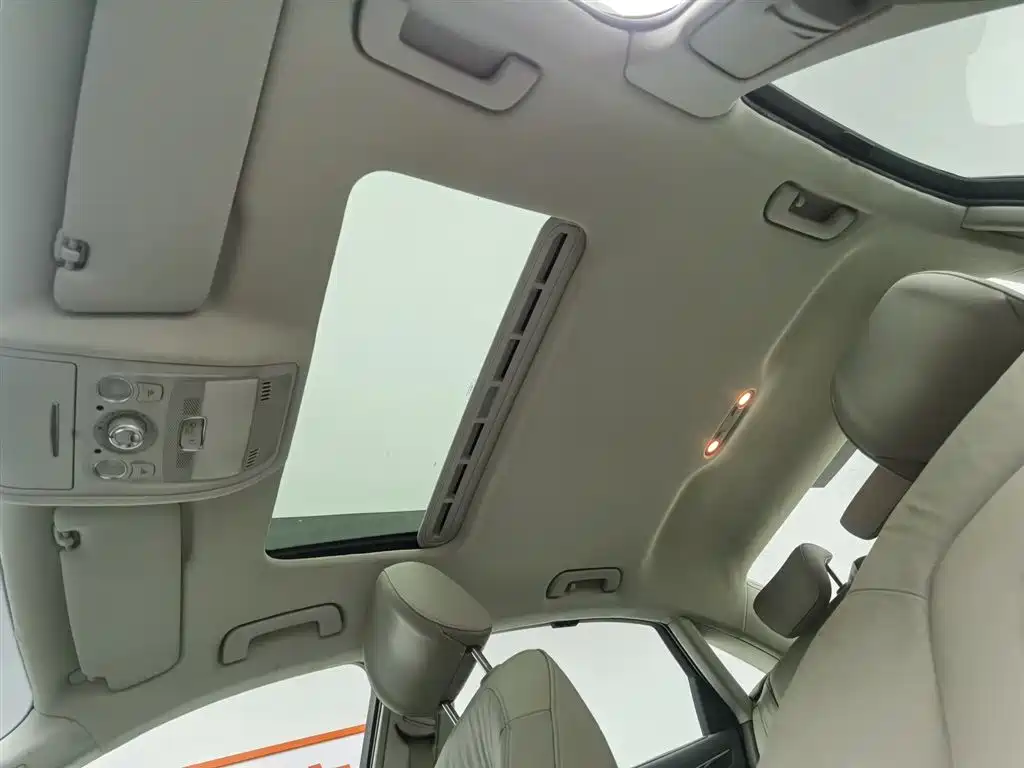 Audi A4L 2010 2.0 TFSI Luxury фото 14