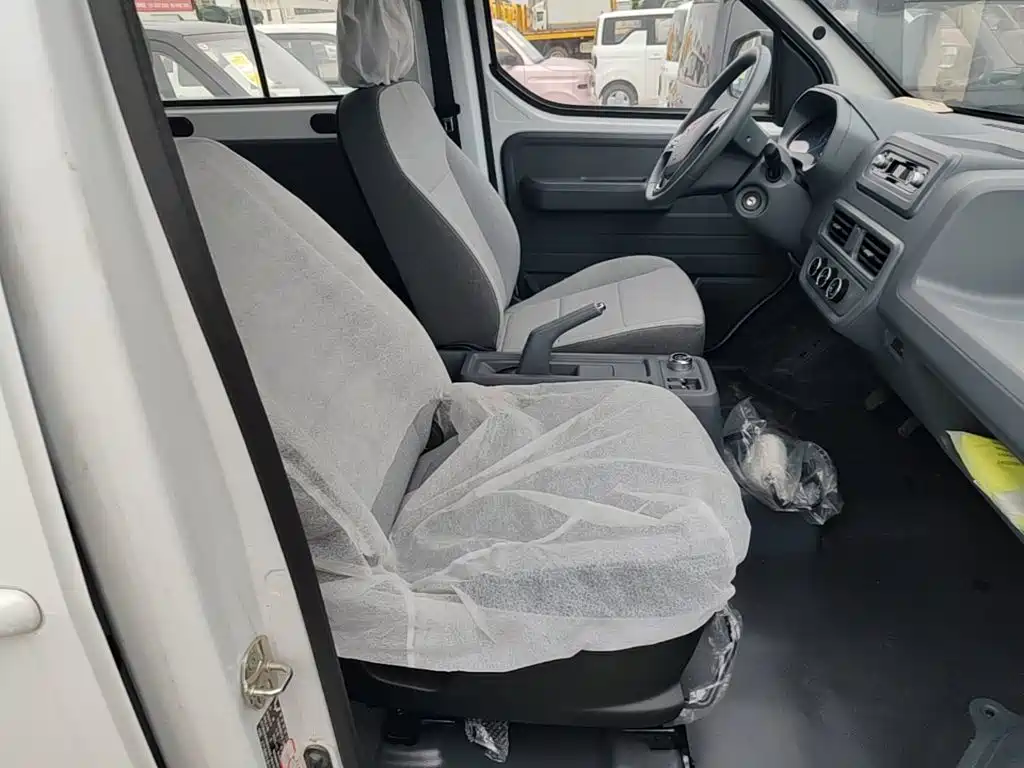 Wuling Motors Wuling Yangguang 2026 2024 300KM Comfort Bus Version 75kW