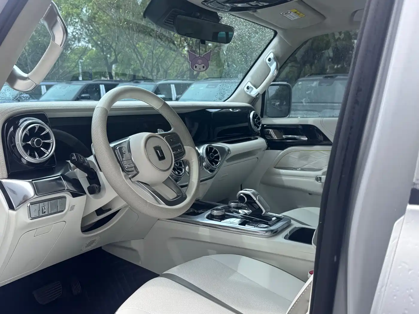 TANK CO CREATION TANK 300