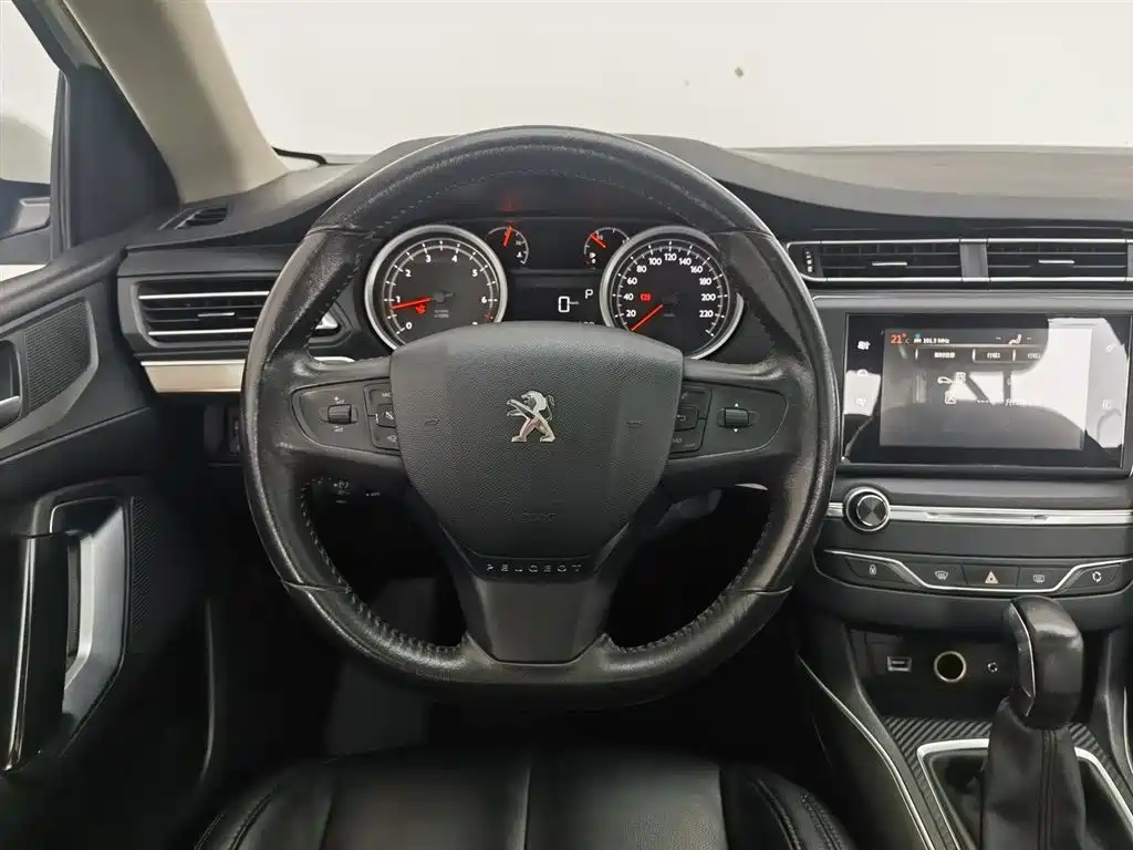Peugeot 408 2014 1.8L Automatic Luxury Edition фото 11