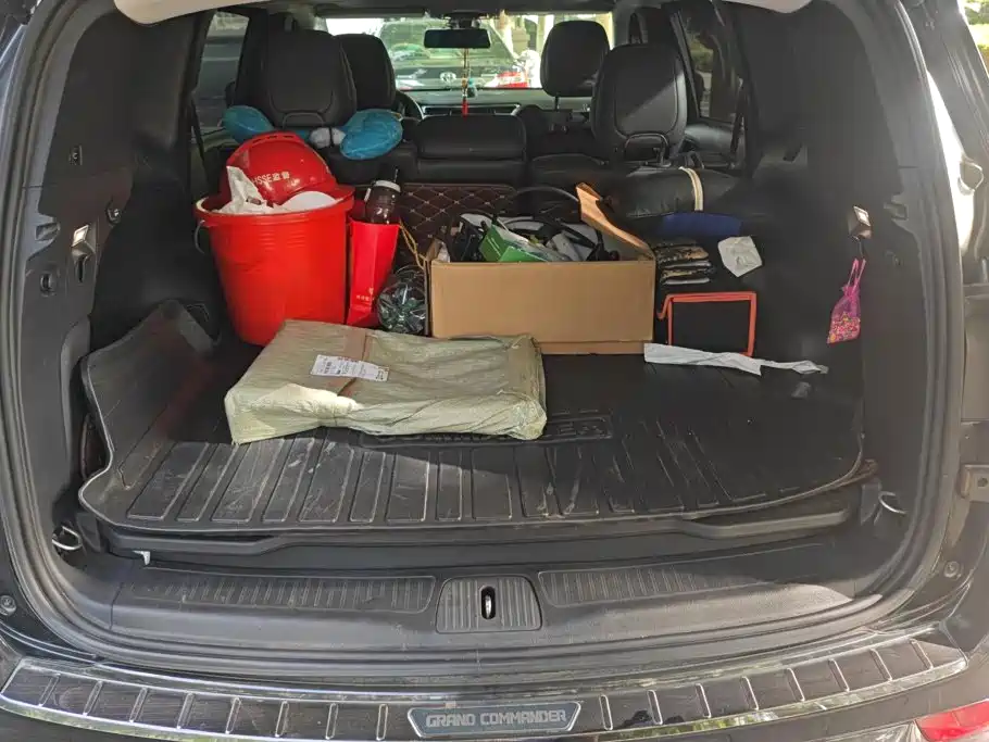 Фото 4 - Jeep Commander PHEV