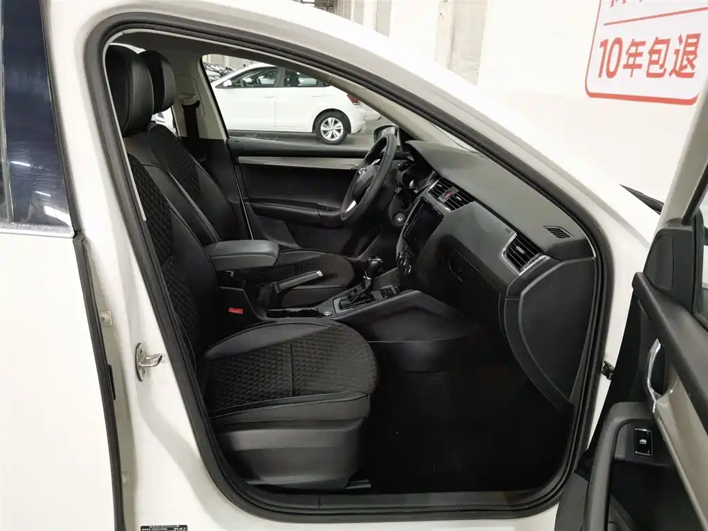 Škoda Octavia 2020 TSI230 DSG Smart Luxury Edition фото 23