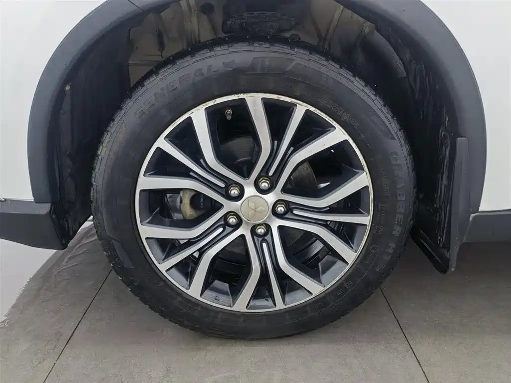 Mitsubishi Outlander 2018 2.0L 2WD Glory Edition 5-seater фото 17