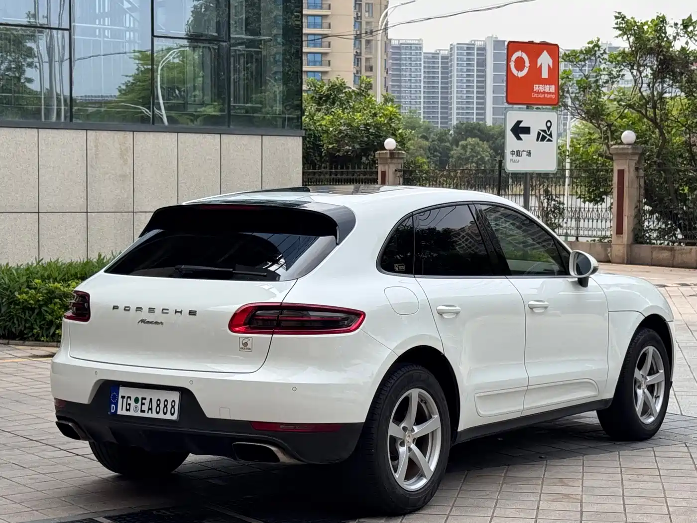 Porsche Macan 2017 Macan 2.0T фото 6