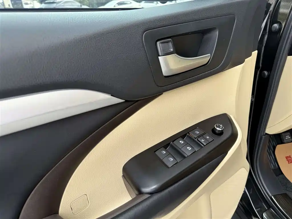 Toyota Highlander 2018 2.0T 2WD Elite 7-seater (China V) фото 23