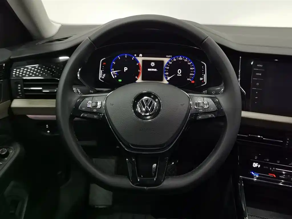 Volkswagen Passat 2020 330TSI Luxury Edition China VI фото 11