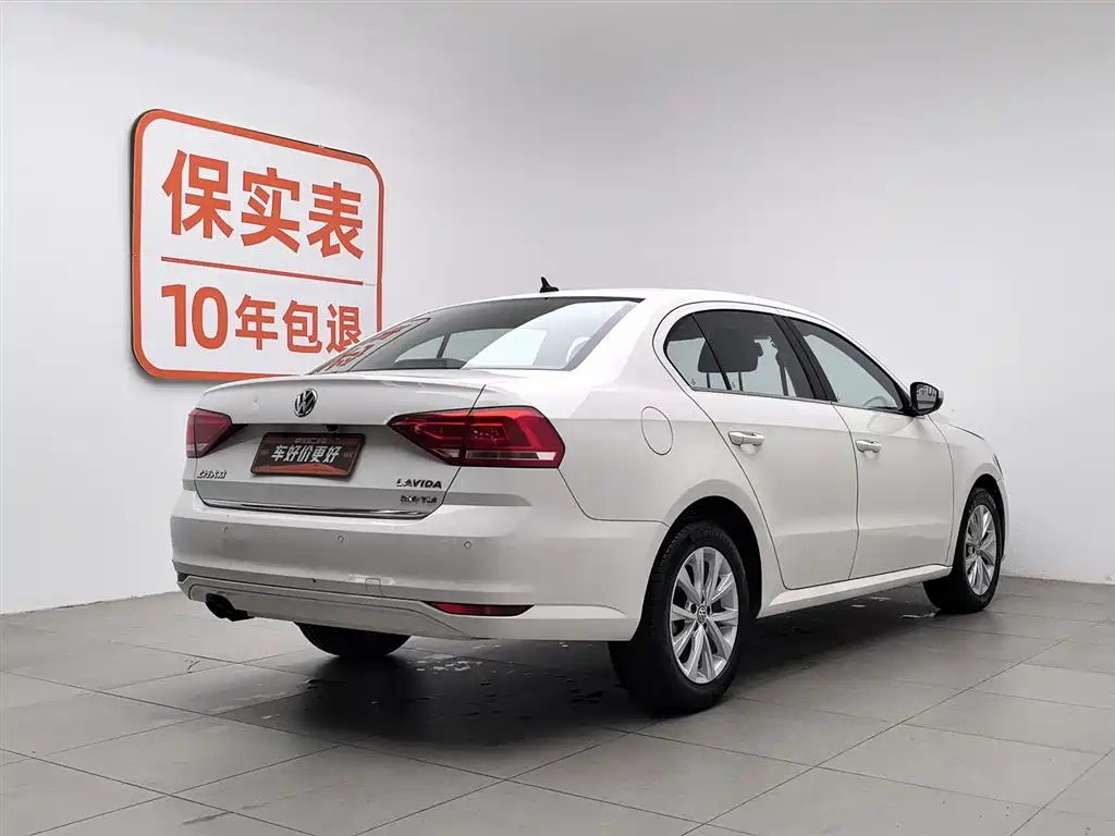 Volkswagen Lavida 2015 230TSI DSG Comfort Edition фото 2